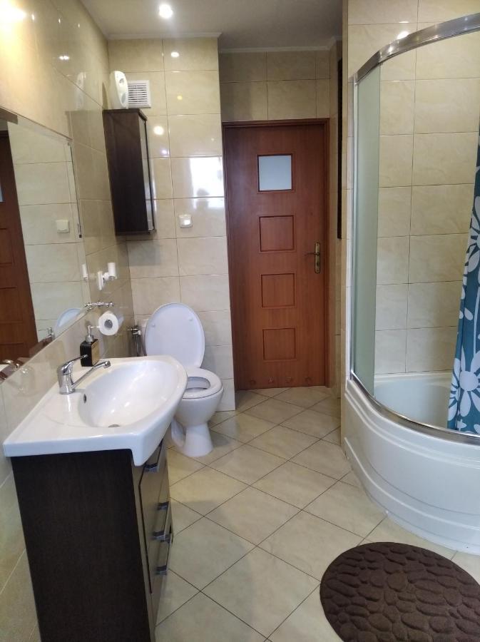 Apartament W Domu Na Wsi Tomaszów Lubelski Esterno foto