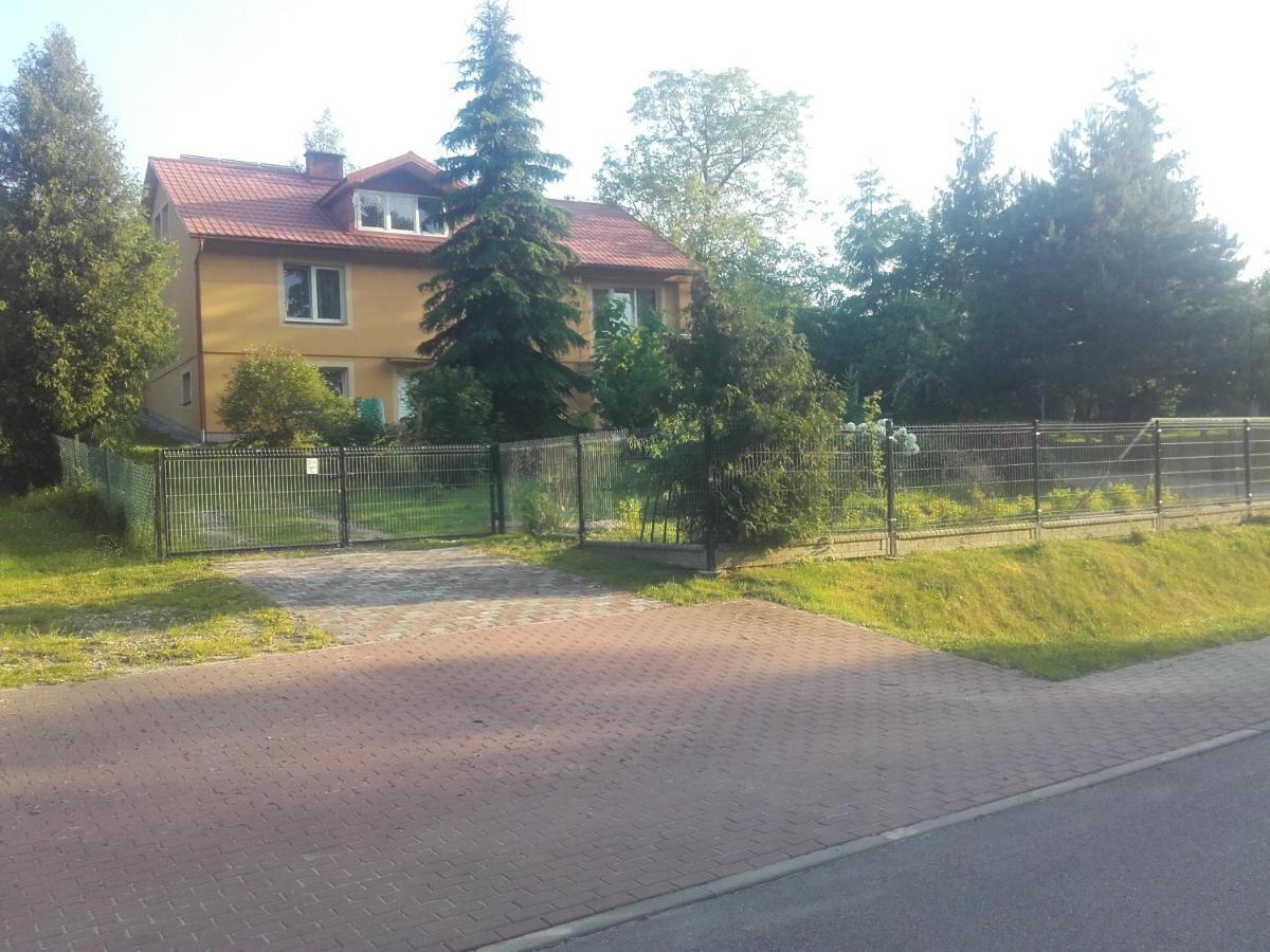 Apartament W Domu Na Wsi Tomaszów Lubelski Esterno foto