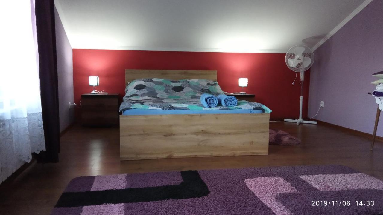 Apartament W Domu Na Wsi Tomaszów Lubelski Esterno foto